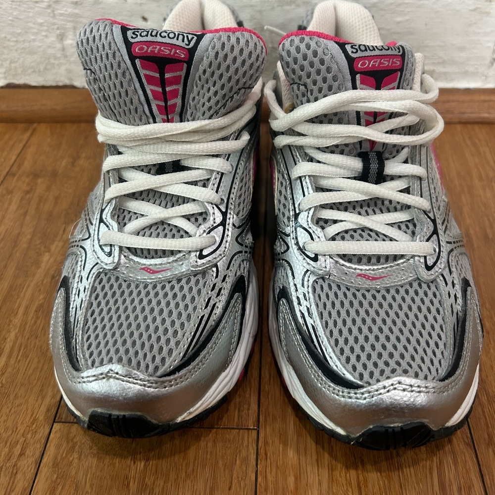 Like new women’s Saucony oasis